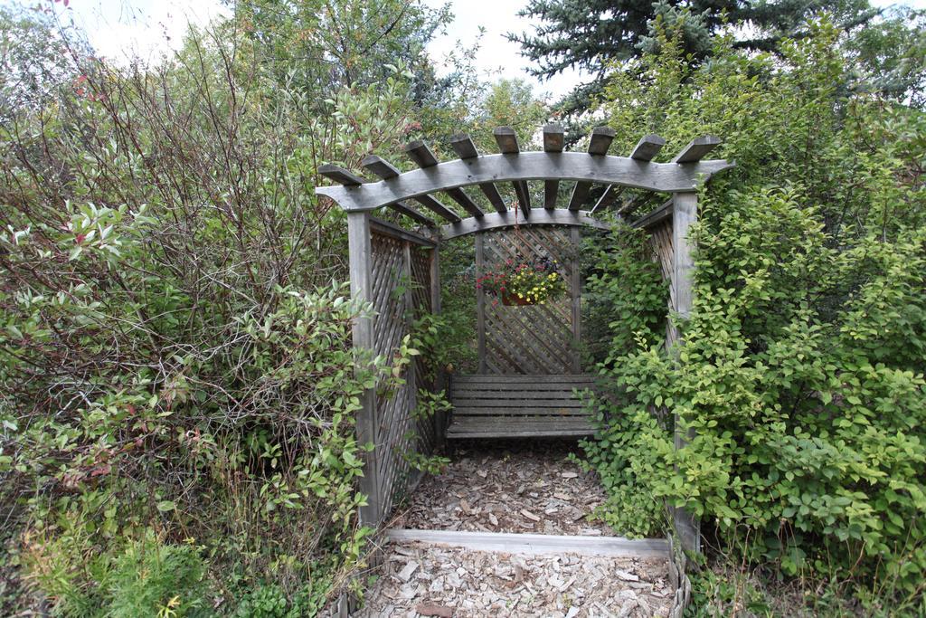 Sproule Heritage Bed & Breakfast Strathmore Exterior photo