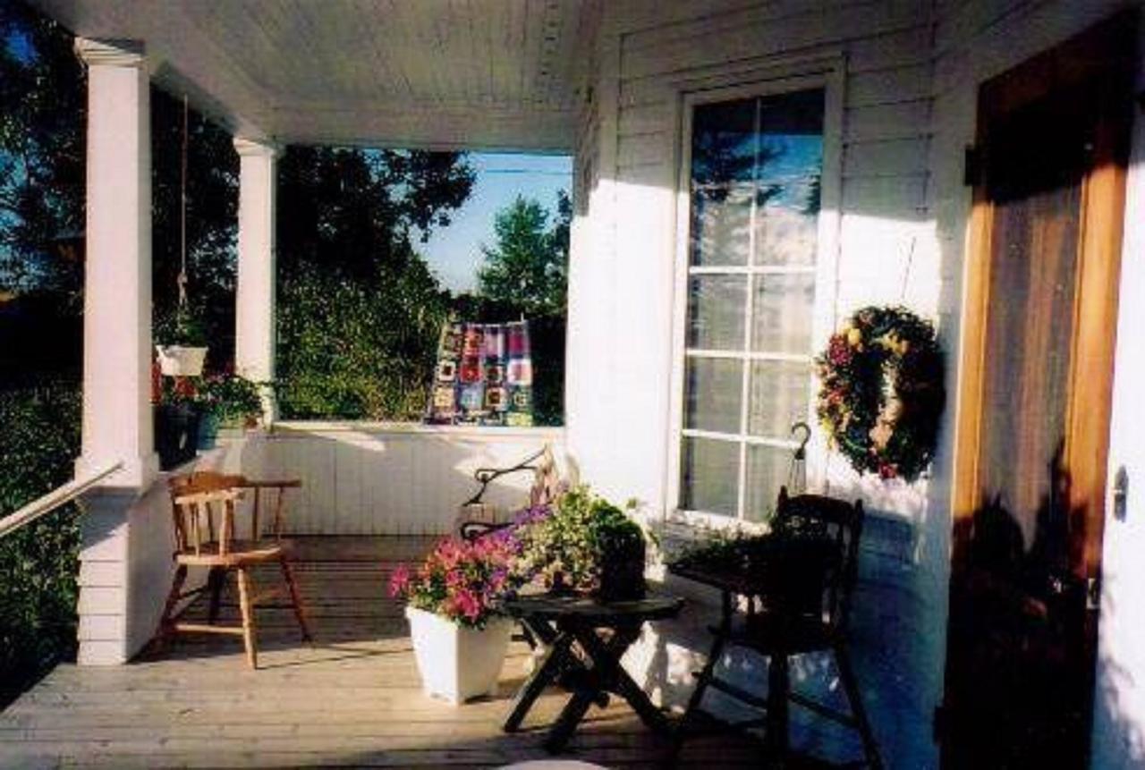 Sproule Heritage Bed & Breakfast Strathmore Exterior photo