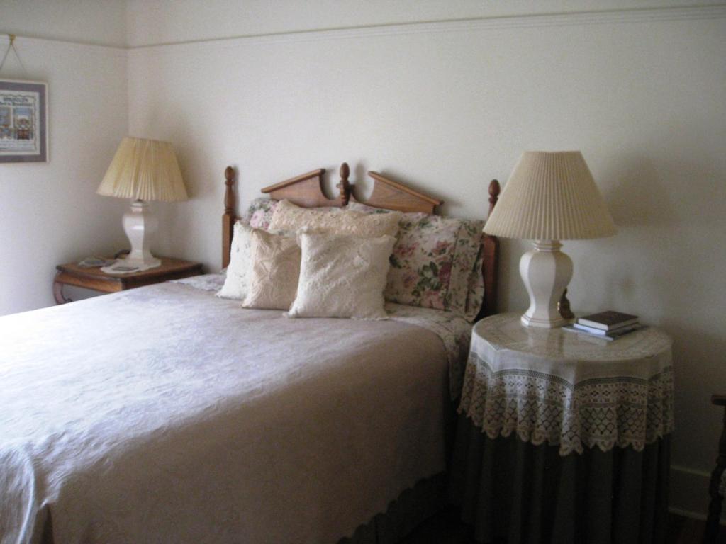 Sproule Heritage Bed & Breakfast Strathmore Exterior photo